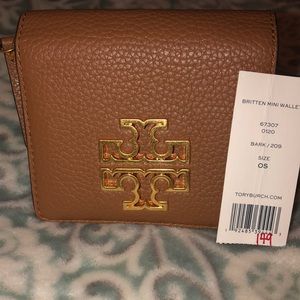 Tory Burch Camel Wallet. New with tags